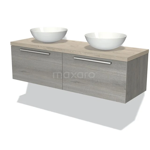 Holz Badezimmermöbel mit hellgrauner Holzmaserung, zwei weißen Aufsatzwaschbecken und schlanken metallischen Haltegriffen für ein modernes Badezimmer.