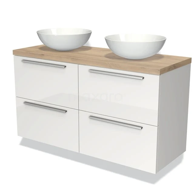 Weißes Badezimmermöbel mit doppeltem Waschbecken, holzfarbener Platte, modernen metallischen Haltegriffen, ideal zum stilvollen Verstauen.