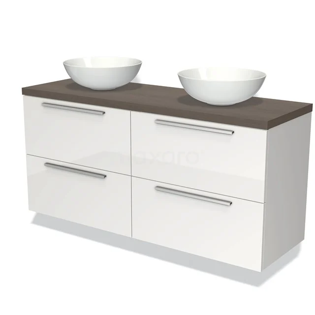 Weiße Badmöbelset mit Holzlook Platte, doppelten Aufsatzwaschbecken und chromatischen Haltegriffen, perfekt für moderne Bäder.