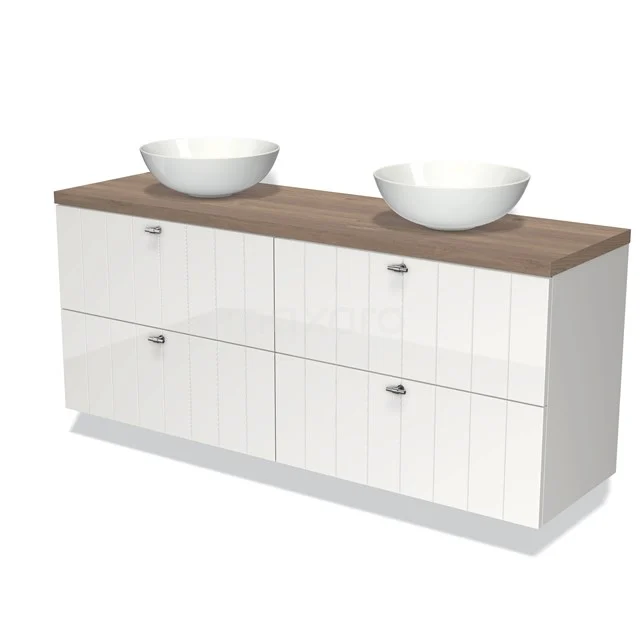 Wit wastafelmeubel met houten blad en twee opbouwkommen, perfect voor een moderne badkamerstijl.