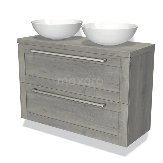 Houten badkamermeubel grijs met twee witte waskommen, strakke metalen handgrepen en een modern design.