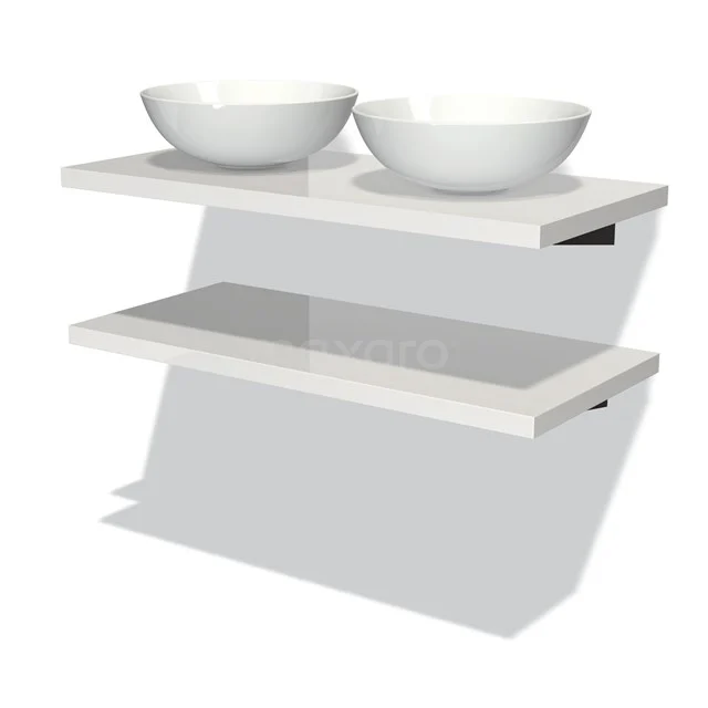 Weißes, schwebendes Badmöbel mit zwei keramischen Waschbecken und Glasregal, modernes Design für stilvolle Bäder.