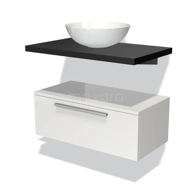 Weißes hängendes Badmöbel mit Schublade, schwarzem Regal und rundem keramischen Aufsatzwaschbecken, modernes Design für stilvolle Bäder.