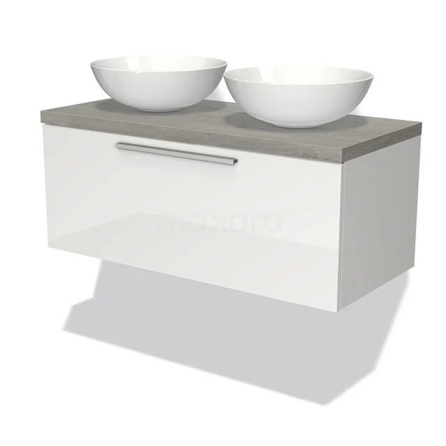 Weißes schwebendes Badmöbel mit doppelten Aufsatzwaschbecken, Betonlook Platte und chromfarbener Haltegriff, modernes Design für das Badezimmer.