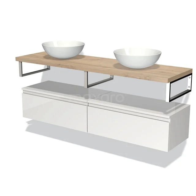Modernes Badmöbel mit doppelten weißen Aufsatzwaschbecken, Holzplatte und weiß lackierten Schubladenschränken, mit schlankem Metallrahmen.