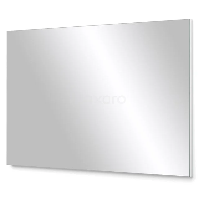 Rechteckiger Wandspiegel mit silbernem Rand, ideal für moderne Bäder. Minimalistisches Design, hochwertiges Glas.