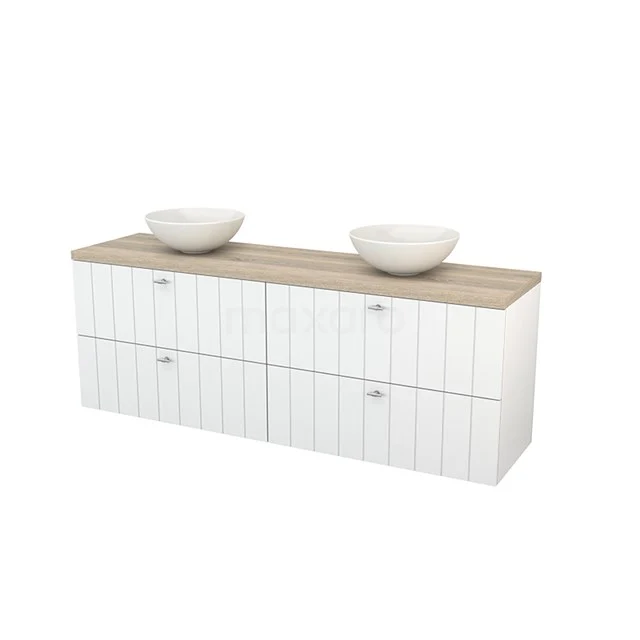 Weißes Badezimmermöbel mit Holzlook Platte, doppelte Aufsatzwaschbecken und Paneeltüren, ideal als stilvolle Bäder.