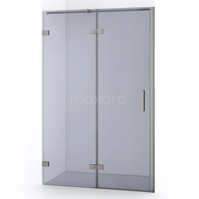 Glas Duschtür mit Scharnieren, klarem Sicherheitsglas und metallischem Haltegriff, ideal für moderne Badezimmerdesigns.