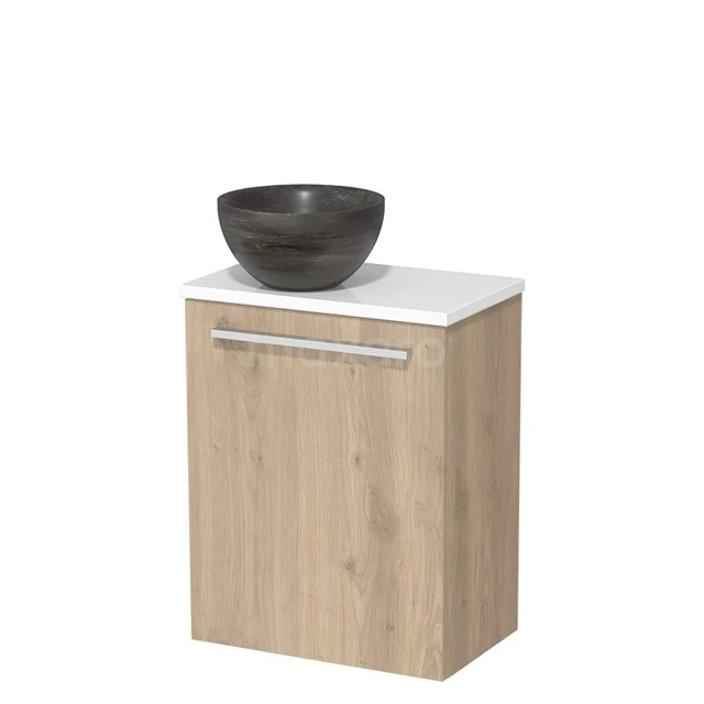 Holz-Badschrank mit weißem Waschbecken und rundem schwarzen Aufsatzwaschbecken; modernes Design, ideal für kompakte Badezimmer.