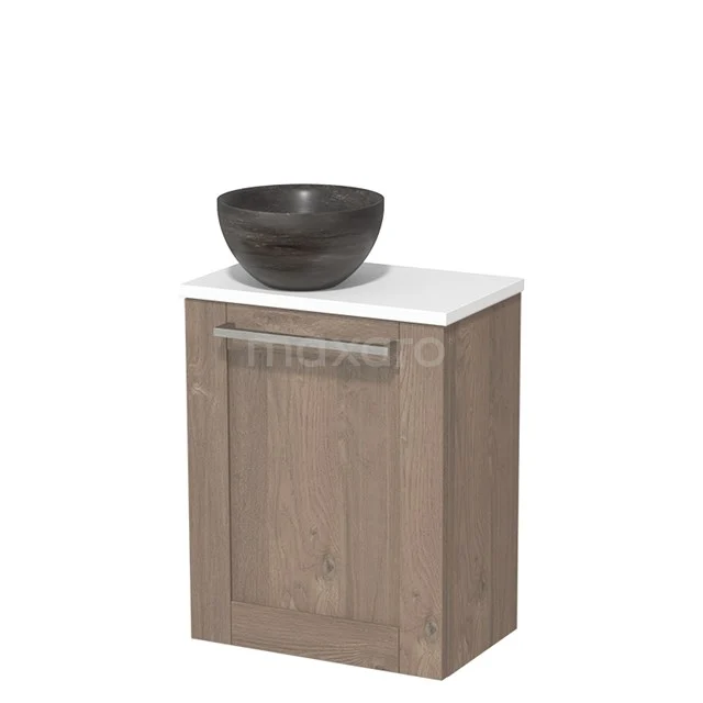 Houten badkamerkastje met waskom, naturel eiken afwerking en metalen handgreep, ideaal voor stijlvolle badkameropslag.