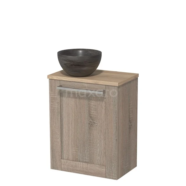 Houten badkamerkastje met natuurlijke eikenlook, zwart stenen waskom en metalen handgreep, ideaal voor een moderne badkamerstijl.