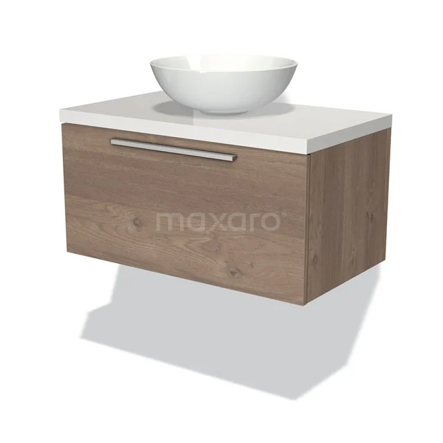 Wandhängendes Badmöbel mit Holzoptik, weißem Waschbecken und chromfarbenem Griff, ideal für moderne Badezimmergestaltung.