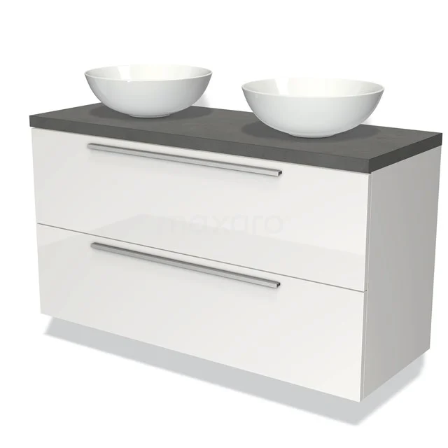 Wit badkamermeubel met grijze houten top, dubbele wastafelkommen en strakke lades; modern design voor stijlvolle badkamers.