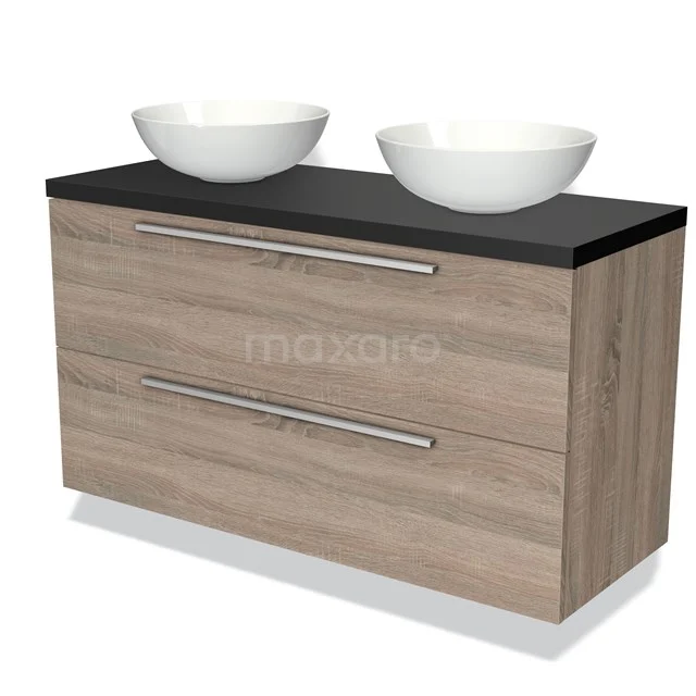 Houten badkamermeubel met twee witte waskommen, zwart blad en metalen grepen, ideaal als stijlvolle wastafeloplossing.
