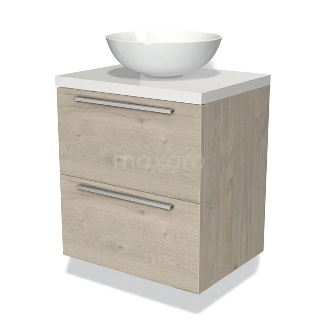 Houten badkamerkast met witte wastafel, twee lades en metalen grepen, perfect voor stijlvol opbergen in de badkamer.