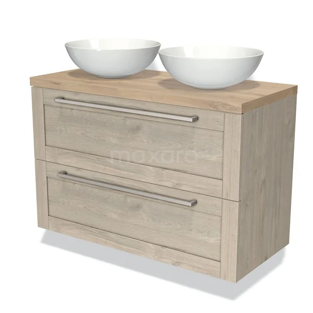 Houten badkamermeubel met twee lades, natuurlijke afwerking en dubbele witte waskommen voor een stijlvolle badkamer.