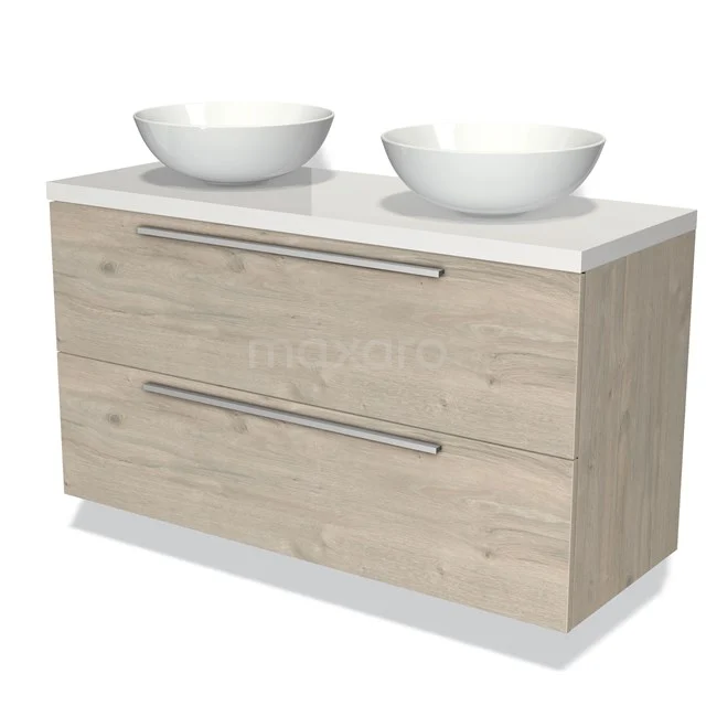 Houten badkamermeubel met dubbele witte waskommen, moderne aluminium handgrepen, ideaal voor een stijlvolle badkamer.