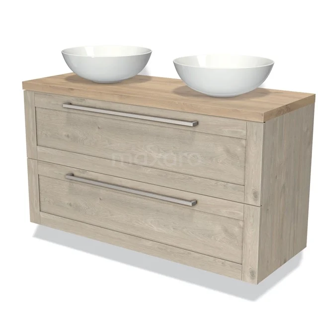 Houten badkamermeubel met twee witte waskommen, moderne uitstraling, ladefronten met metalen handgrepen, eiken look.