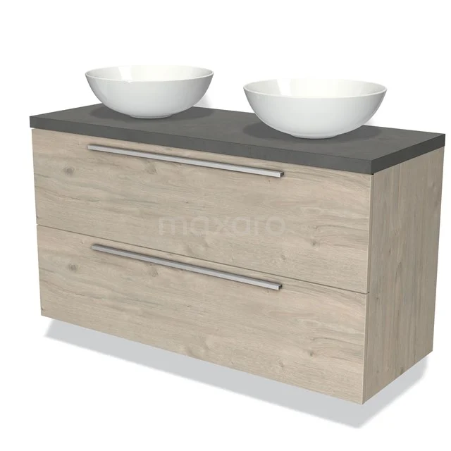 Houten badkamermeubel met betonlook blad, twee witte waskommen en ruime opbergladen, ideaal voor een moderne badkamerstijl.