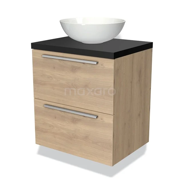Houten badkamermeubel met waskom, zwarte blad, twee lades en metalen grepen, modern design.