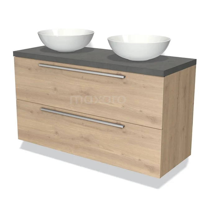 Houten badkamermeubel met grijs blad, twee witte wastafels, moderne metalen grepen; ideale opbergoplossing voor de badkamer.