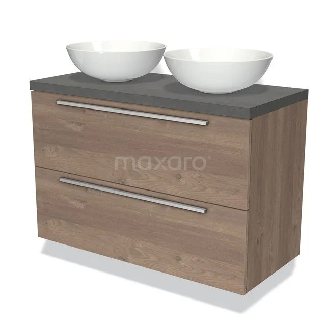 Houten badkamermeubel met twee witte waskommen, grijs stenen blad en ladegrepen, ideaal voor moderne badkamerinrichting.