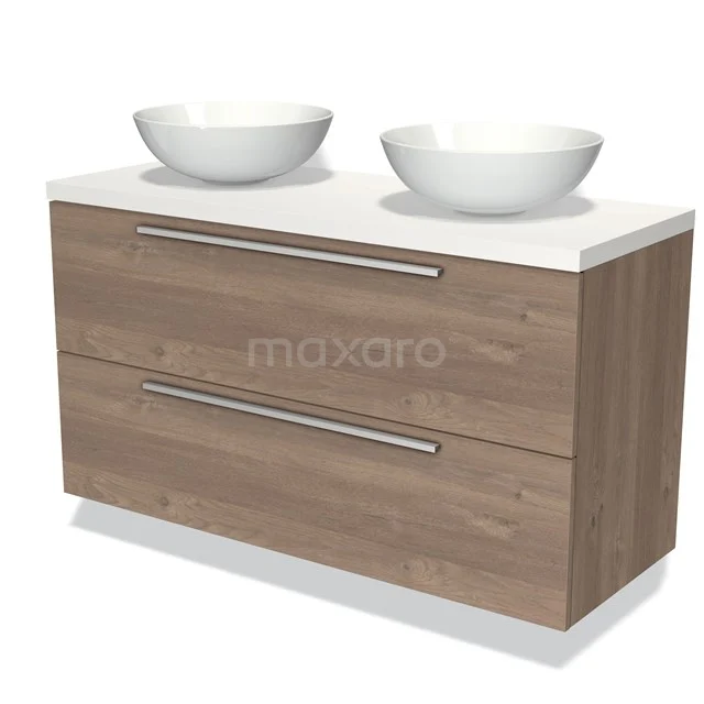 Houten badkamermeubel met twee witte waskommen, modern design, zachte houtnerf en ruime lades voor opbergruimte.