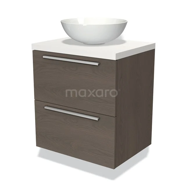 Zweites Badezimmermöbel Holzoptik mit zwei Schubladen, weißem keramischen Aufsatzwaschbecken und silberfarbenen Griffen.