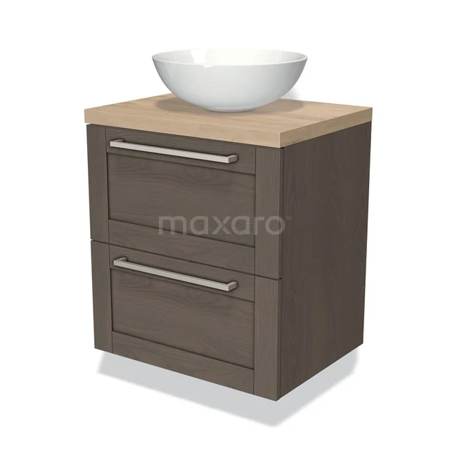 Bruine houten badkamermeubel met twee lades, witte opzetwastafel en metalen handgrepen, modern en compact ontwerp.