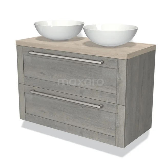 Houten badkamermeubel serie Oak met twee witte waskommen en metalen handgrepen, ideaal voor moderne badkamers.