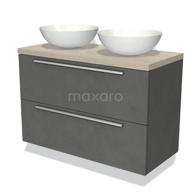 Grijze badkamermeubelset met houtlook blad, dubbele witte waskom en metalen handgrepen. Modern en functioneel design.