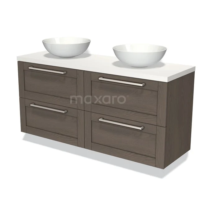 Bruine houten badkamermeubel met twee witte waskommen, vier lades en een strak design, perfect voor moderne badkamers.