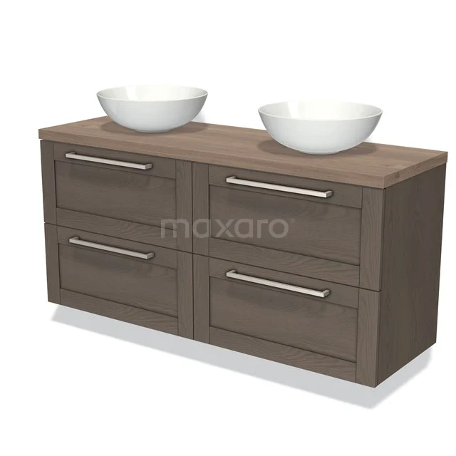 Houten wastafelmeubel met twee witte opzetwastafels, vier lades en strakke metalen handgrepen, ideaal voor een moderne badkamer.