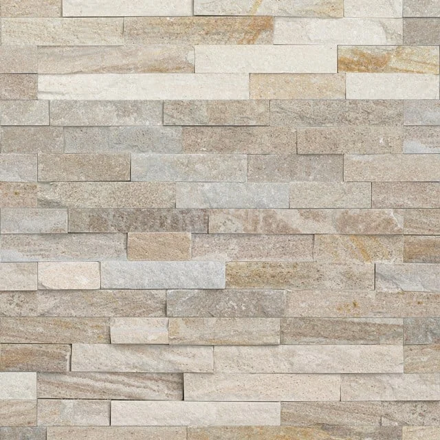 Beige Naturstein Badezimmerfliese mit rustikalem Look, ideal für Wanddekoration. Geschichtete Steinstruktur und warme Töne.