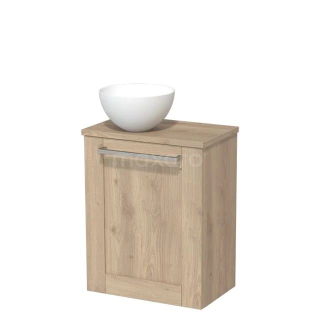 Houten badkamermeubel met een witte waskom, compact design, ideaal voor een natuurlijke en stijlvolle badkameropslag.