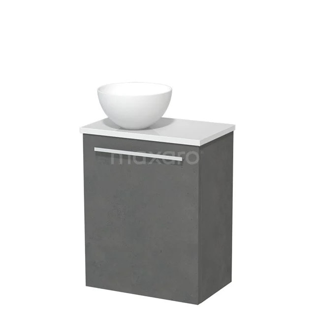 Grijs badkamermeubel met wit wastafelblad, keramische kom en zilveren handgreep, compact formaat voor moderne badkamers.
