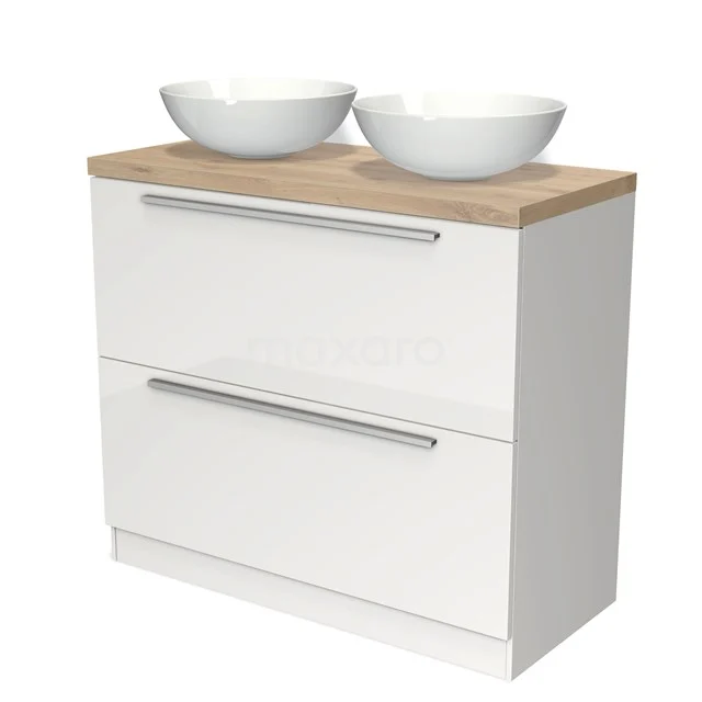 Weißes Badezimmermöbel mit Holzlook Platte, doppelte weiße Aufsatzwaschbecken und zwei Schubladen mit modernen silbernen Haltegriffen.