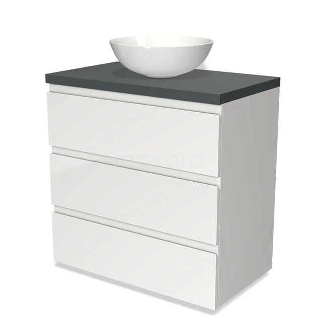 Weißes Badezimmermöbel mit drei Schubladen, schwarzer Platte und keramischem Aufsatzwaschbecken, modernes Design.