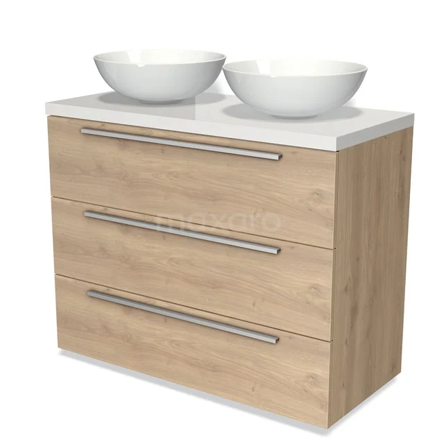 Hölzernes Badezimmermöbel mit drei Schubladen, weißen Waschtischplatten und zwei runden Aufsatzwaschbecken, modernes Design.