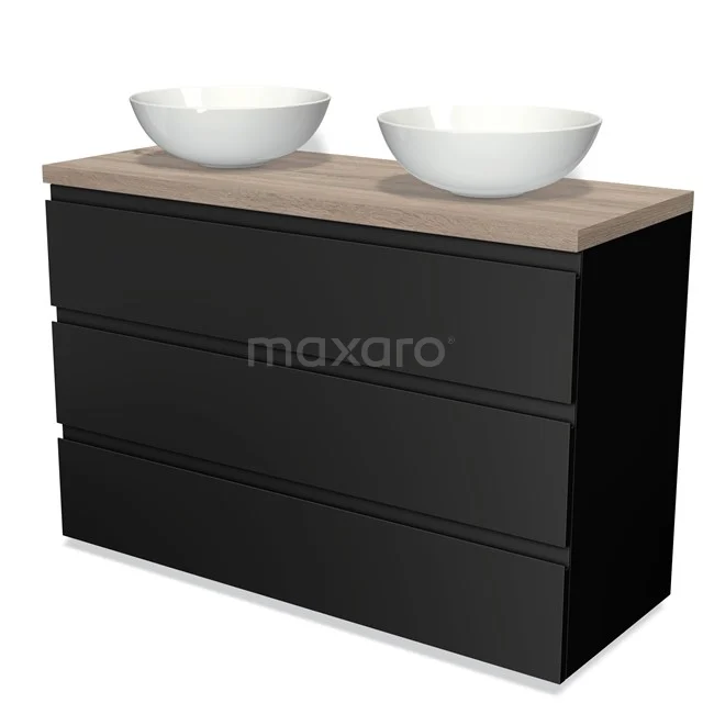 Zwarte badkamermeubel met houtlook blad en dubbele witte wastafels, strak design voor moderne badkamerstijl.