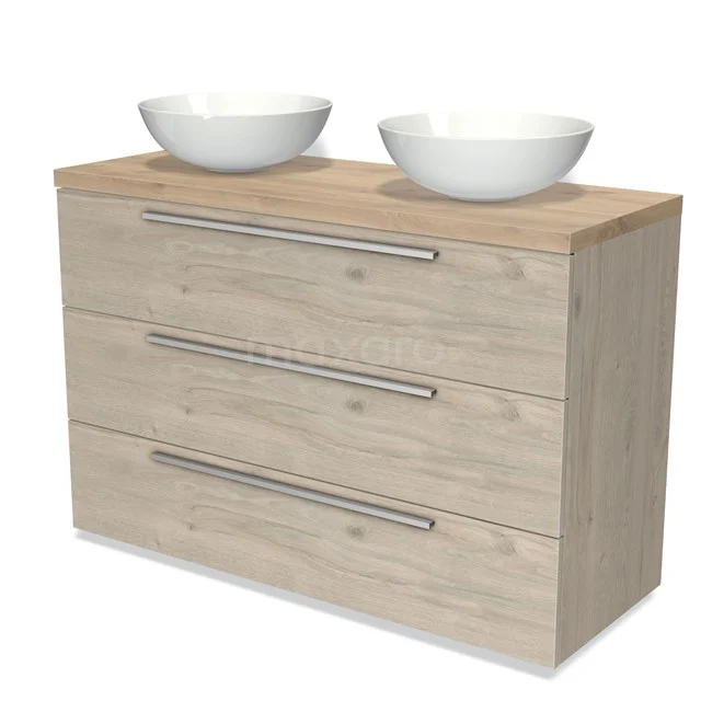 Houten badmeubel met dubbele witte waskommen, drie laden en RVS handgrepen, ideaal voor moderne badkamerinterieurs.