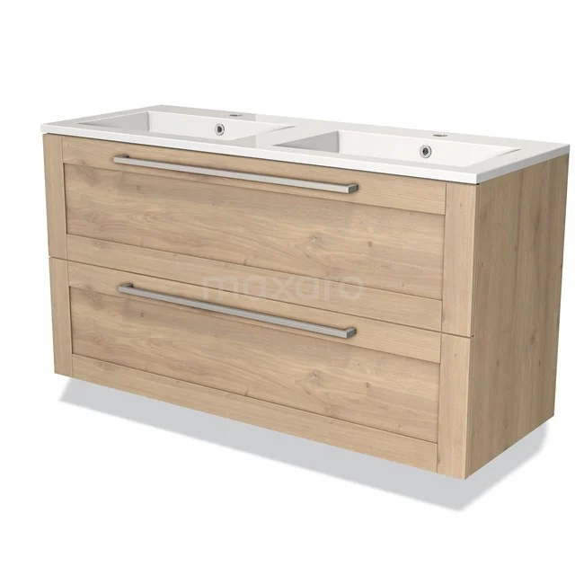 Houten dubbele wastafelmeubel met twee witte keramische wastafels, ladegrepen en modern badkamerdesign.