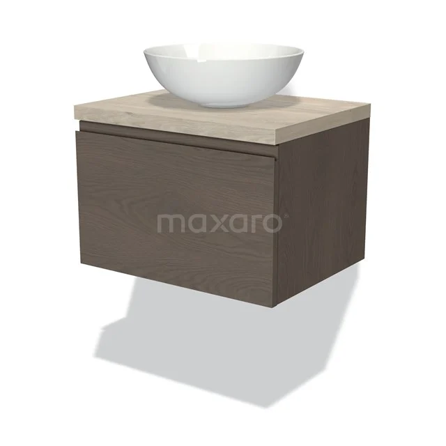 Holz-Badmöbel mit einer marmorierten Platte und einem weißen Aufsatzwaschbecken, perfekt für einen modernen Badezimmerstil.