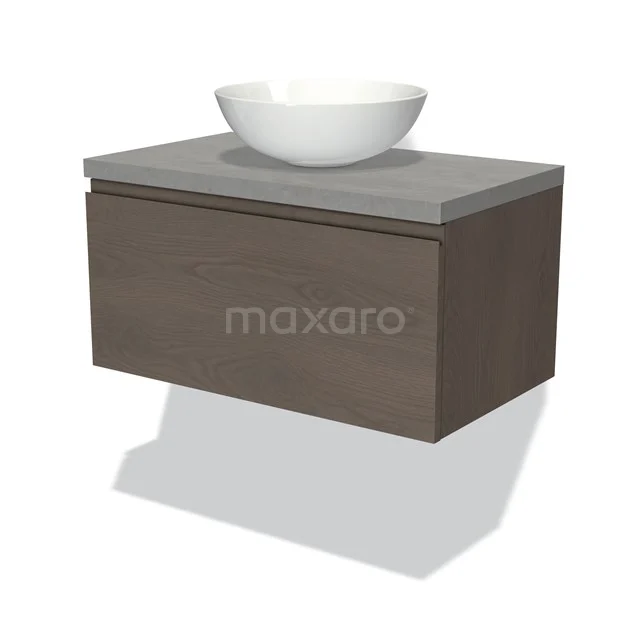 Houten badkamermeubel met zwevend design, grijs blad en witte opzetwastafel voor een moderne badkamerstijl.