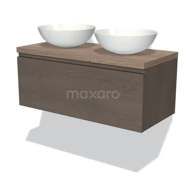 Holzfarbene Badmöbel mit Wandmontage, zwei weißen Aufsatzwaschbecken und schlankem Design für moderne Bäder.