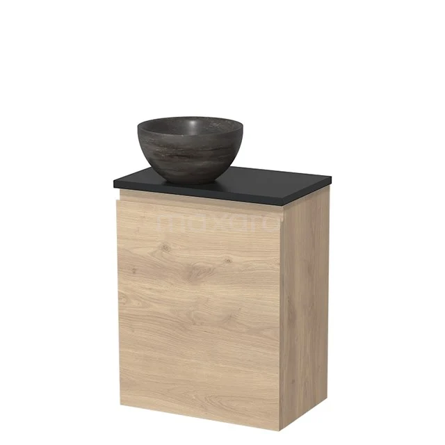 Modern badkamermeubel met houten kast, zwart blad en grijze waskom; strak design voor stijlvolle badkamerinrichting.