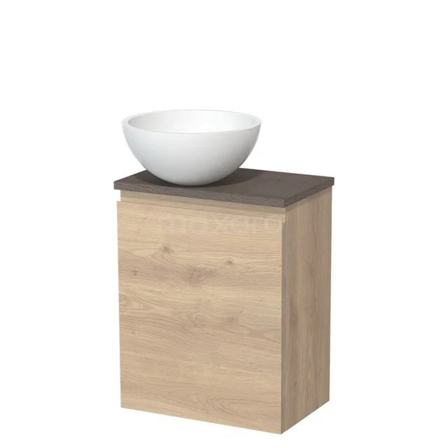 Houten badkamermeubel met wastafelkom, eikenhout-look, donker blad, ideaal voor een moderne badkamer inrichting.