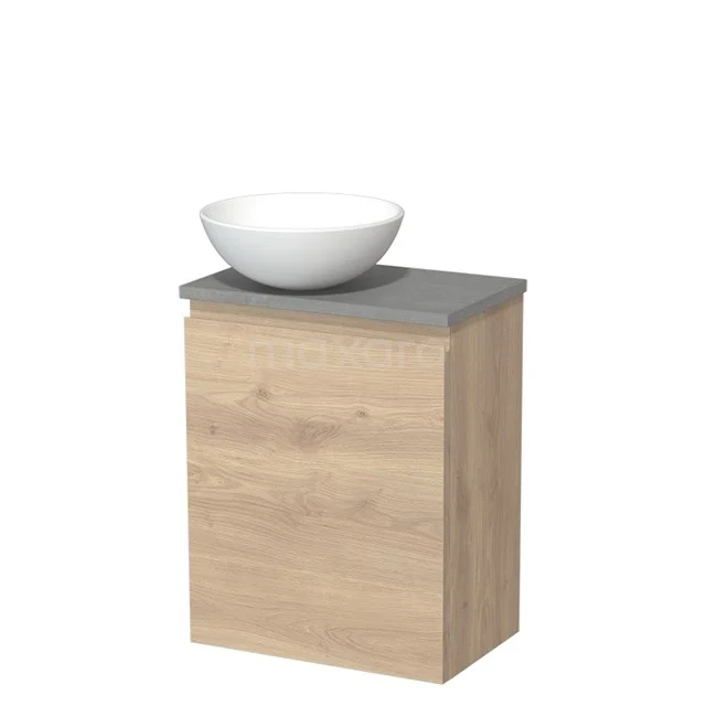 Houten badkamermeubel met beige eikenlook, grijs blad en witte komvormige wastafel, ideaal voor een natuurlijke badkamerstijl.
