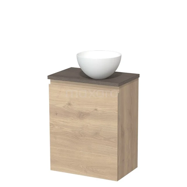 Houten badkamermeubel met donker blad, witte ronde waskom; compact design, ideaal voor moderne badkamerinrichting.
