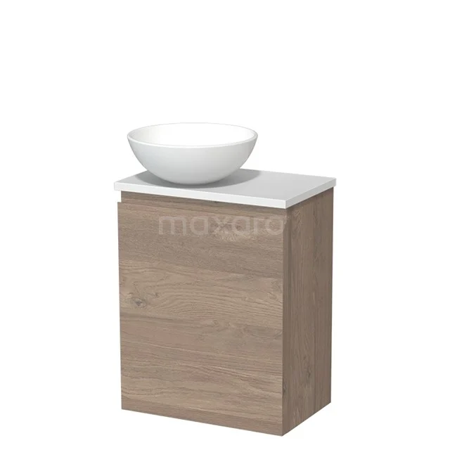 Houten badkamermeubel met witte waskom, modern design, geschikt voor compacte badkamers.